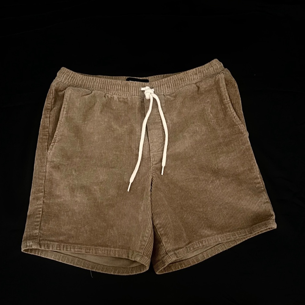 **RSQ small pull on brown corduroy shorts**